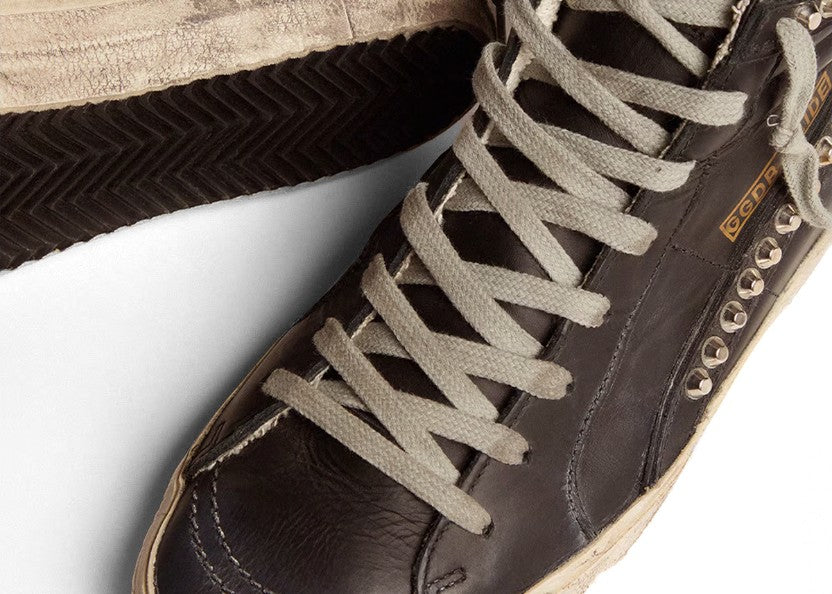 Slide black with studs