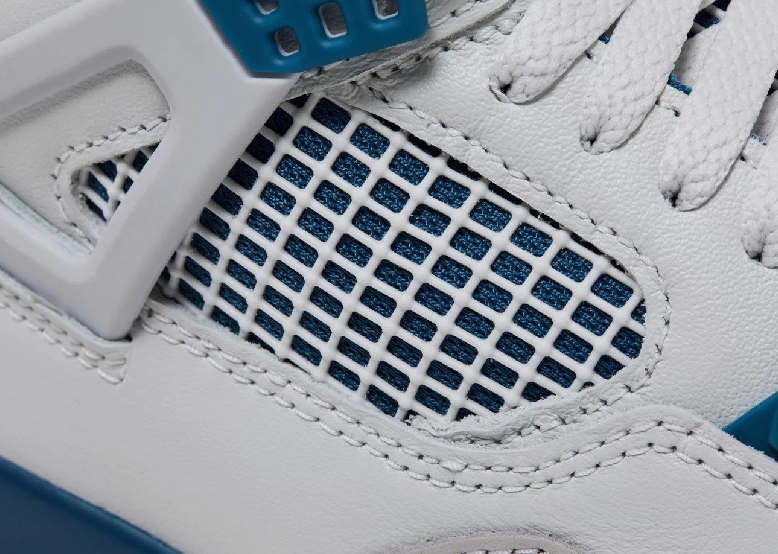 Nike Air Jordan 4 Retro Military Blue (2024)